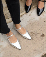 Babies pointues Argentées Cuir métallisé Espagne Femme - Talon 2.5 cm - Carla Silver - Portées Gros Plan