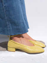 Ballerines Jaunes Cuir nappa d'Italie Femme - Talon 2.5 cm - Benni Yellow - Portées Gros Plan