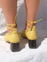 Ballerines Jaunes Cuir nappa Italiennes Femme - Talon 5 cm - Perri Yellow - Portées Gros Plan