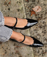 Black Pointed-Toe Mary Janes In Spanish Patent Leather For Women - Heel 2.5 cm - Carla Black - Lifestyle Feet Close-up