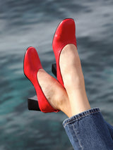 Ballerines Rouges Cuir nappa d'Italie Femme - Talon 5 cm - Perri Red - Portées Gros Plan