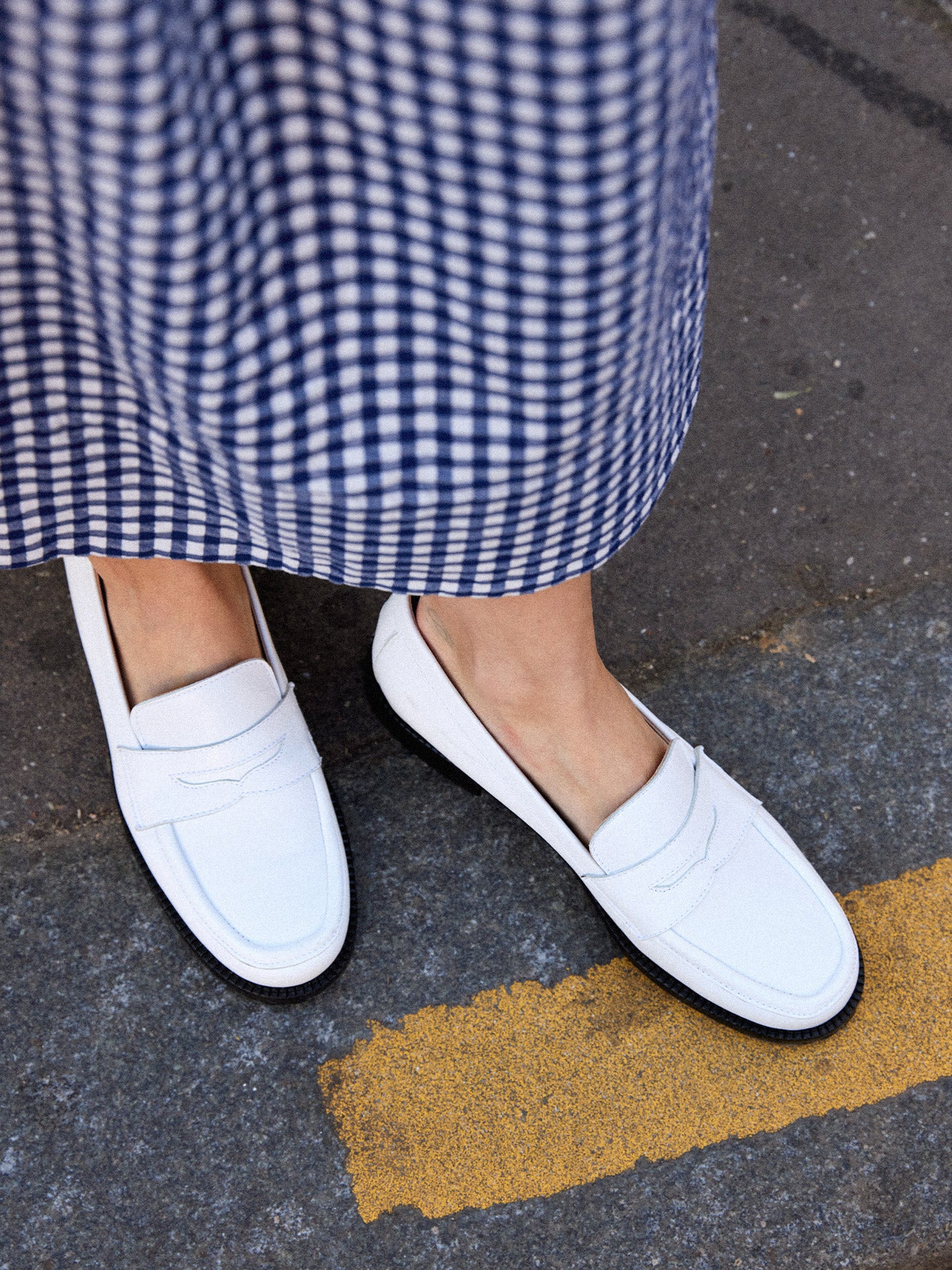 Mocassins Blancs Cuir nappa Italien Femme - Talon 2.5 cm - Lissa White - Portées Gros Plan