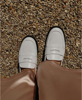 Mocassins Blancs Cuir nappa Italien Femme - Talon 2.5 cm - Lissa White - Portées Gros Plan