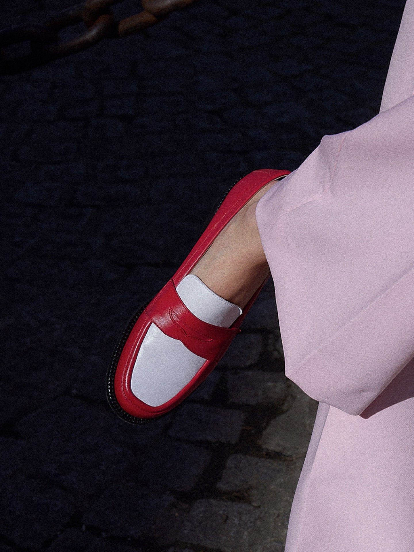 Red Loafers In Italian Nappa Leather For Women - Heel 2.5 cm - Lissa Multi Red - Lifestyle Feet Close-up