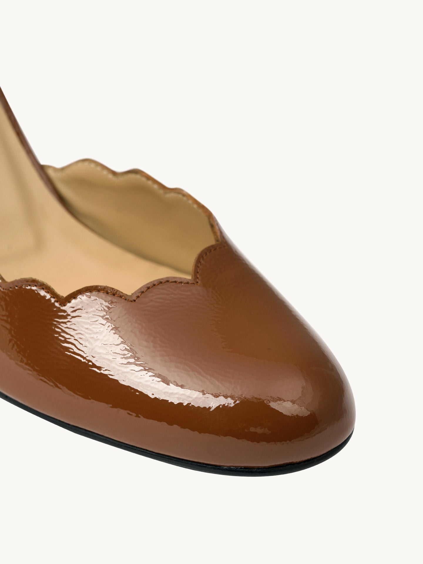 Brown Mary Janes In Spanish Patent Leather For Women - Heel 6 cm - Florita Tan - Cutout Detail