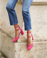 Chaussures femme élégantes et confortables - Babies Roses Cuir nappa d&#39;Espagne Femme - Talon 6 cm - Flavie Rimmel - Portées Gros Plan