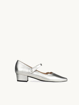 Chaussures femme élégantes et confortables - Babies pointues Argentées Cuir métallisé Espagne Femme - Talon 2.5 cm - Carla Silver - Packshot Trois Quart