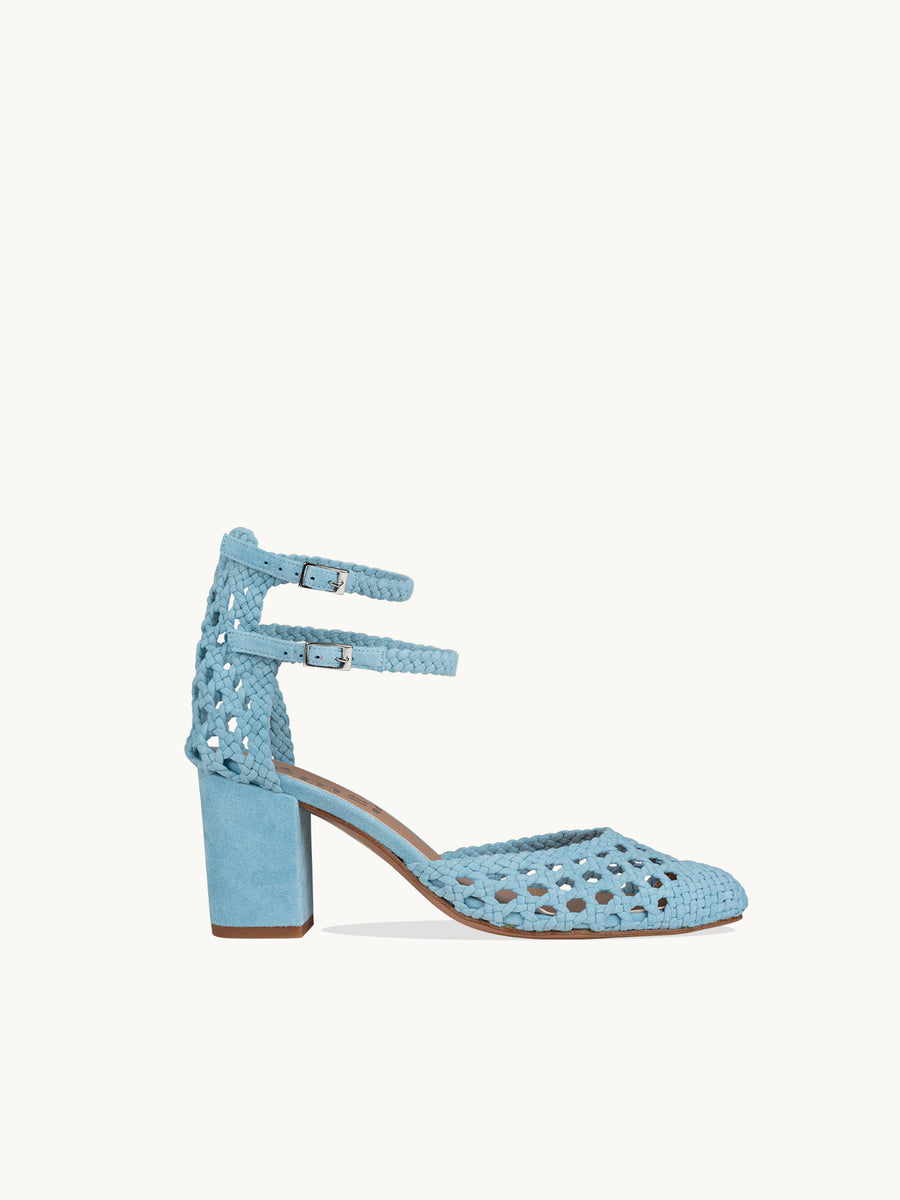 Chaussures tressées - Sandales Babies Bleues en cuir tressé  | Flavie Woven Blue | ÉMZI PARIS