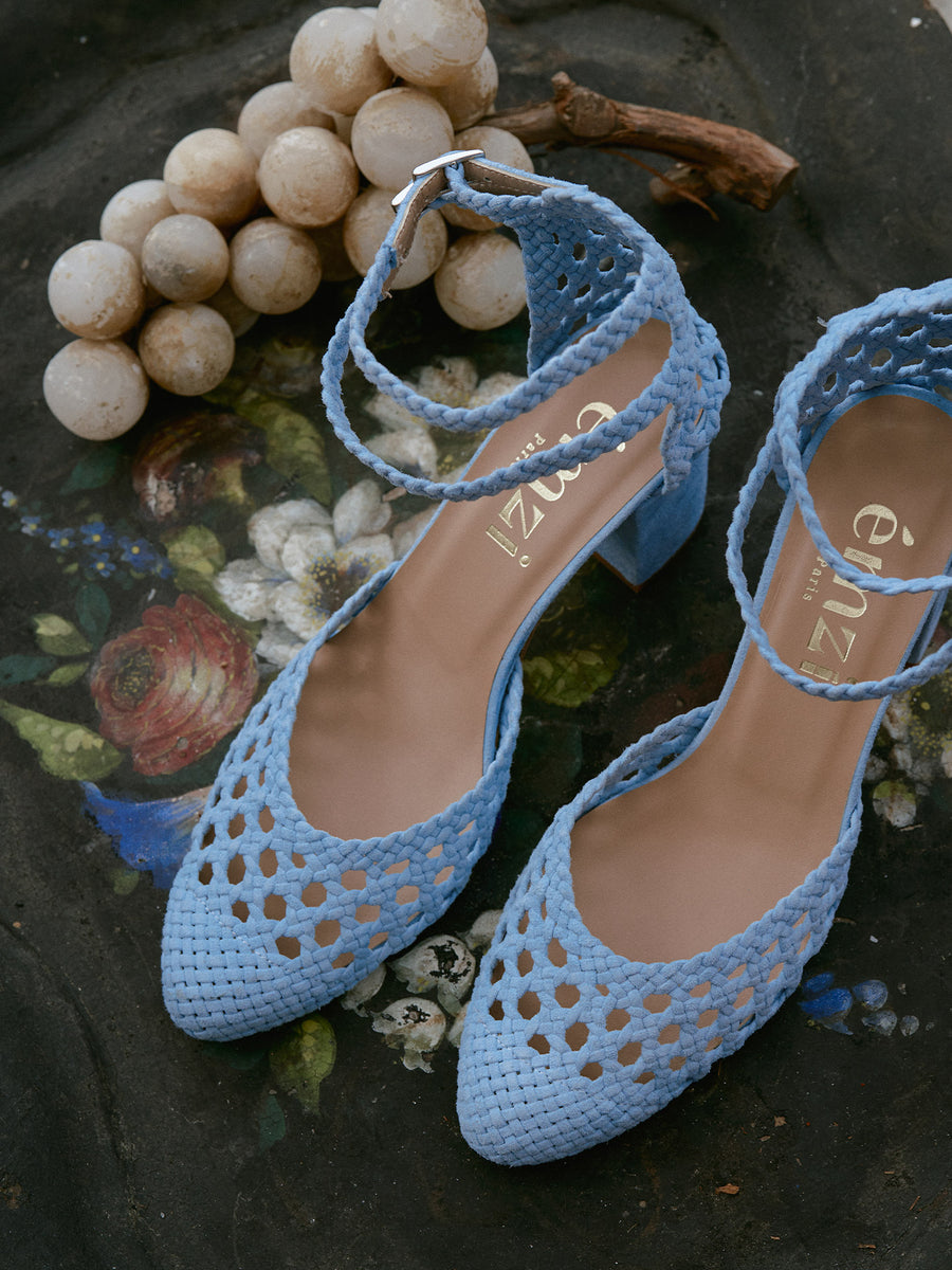 Chaussures tressées - Sandales Babies Bleues en cuir tressé  | Flavie Woven Blue | ÉMZI PARIS