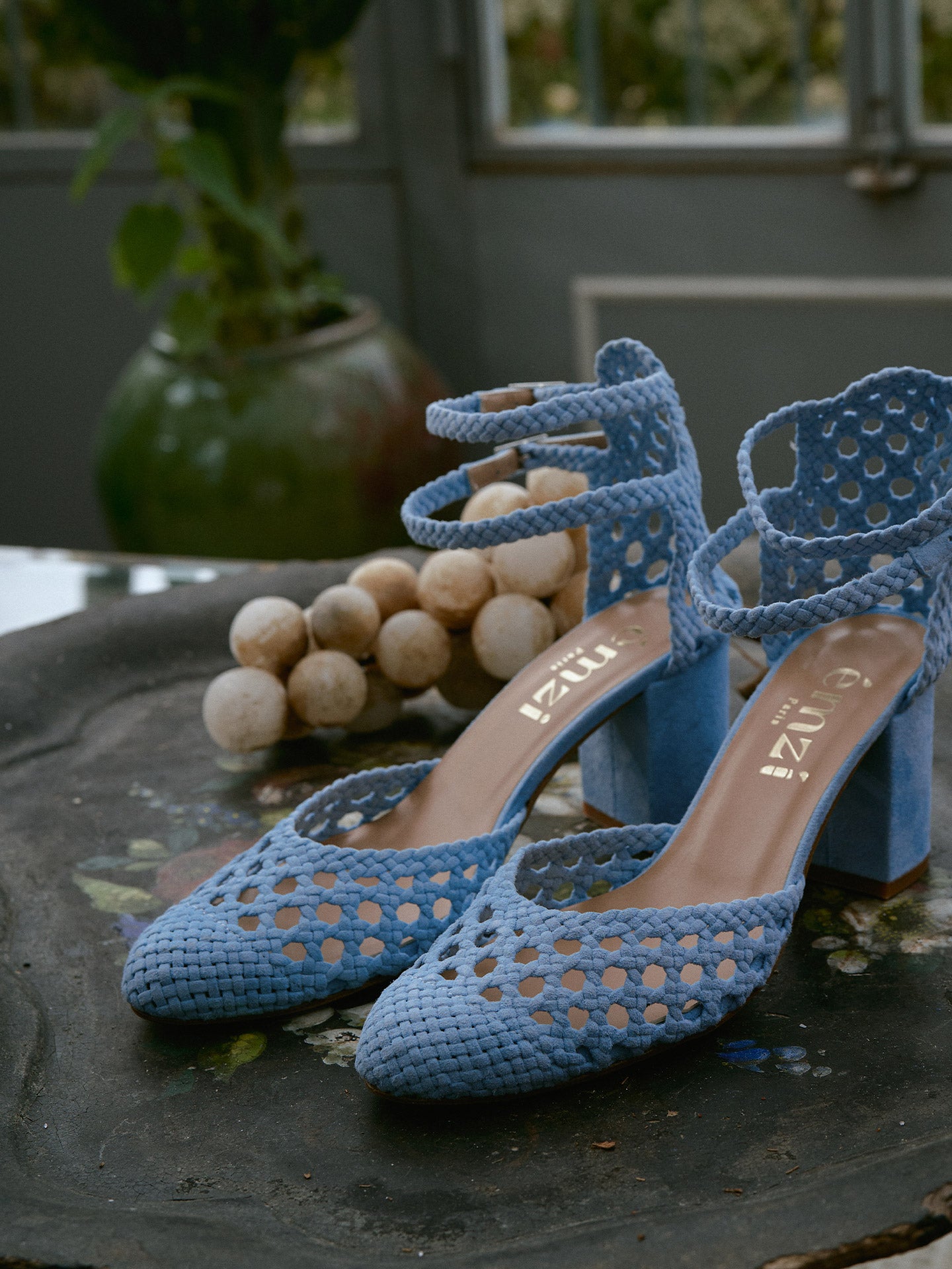 Sandales Babies Bleues en cuir tressé  | Flavie Woven Blue | ÉMZI PARIS