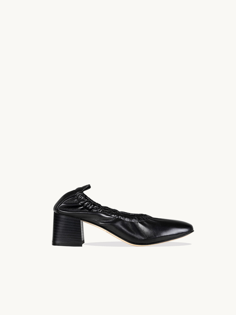 Chaussures italiennes - Ballerines noires en cuir italien avec talon carré | Perri Black | ÉMZI PARIS