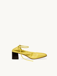 Chaussures femme élégantes et confortables - Ballerines Jaunes en Cuir avec Talon 5cm | Perri Yellow