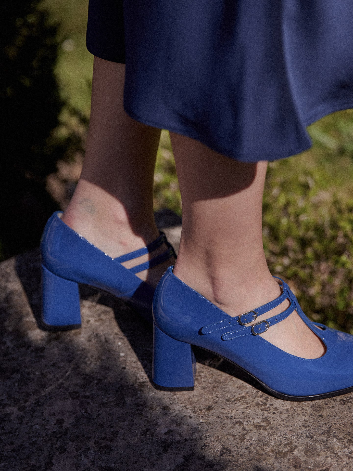 Chaussures salomés babies en cuir verni bleu | Rey Royal Blue | ÉMZI PARIS