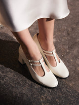 Chaussures femme élégantes et confortables - Salomés Blanches Cuir verni Espagne Femme - Talon 6 cm - Rey White - Portées Gros Plan